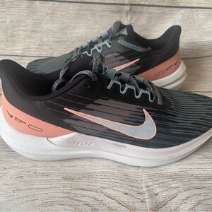 Nike Women's Air Winflo 9.5 running shoes , black/gray/peach